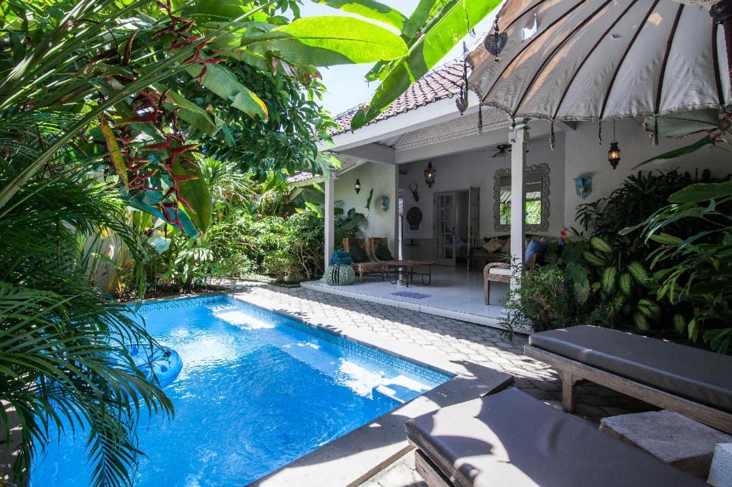 Hideaways Seminyak Villa エクステリア 写真